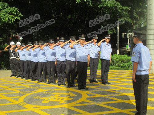 保安察覺不對，民警迅速出動！3人落網(wǎng)